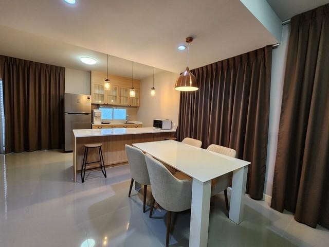  ขายทาวน์โฮม 2 ชั้น โครงการเดอะ วิลเลจ บางนา-วงแหวนฯ 3 บ้านหลังมุมติดที่กลับรถ หน้าบ้านหันทางทิศเหนือ