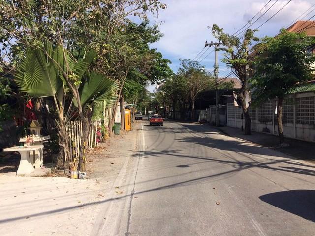 ให้เช่าอาคาร พร้อมโกดัง เนื้อที่ประมาณ 1 ไร่ ย่านบางหว้า เขตภาษีเจริญ