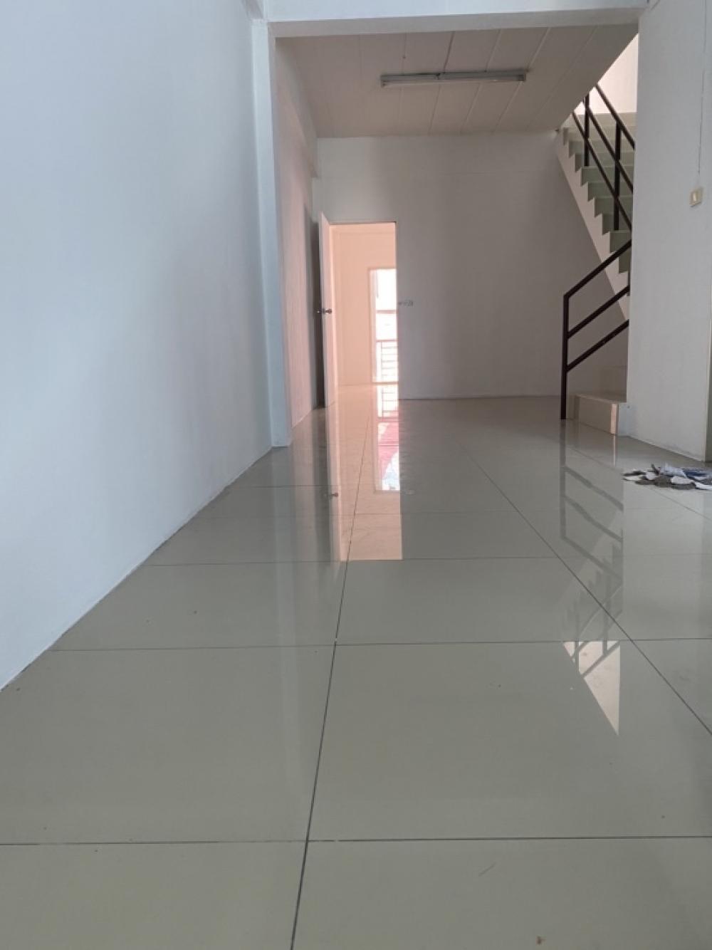 ขายด่วน  อาคารพานิช 3.5ชั้น โครงการศุภลักษณ์ ลำลูกกาคลอง3 ปทุมธานี