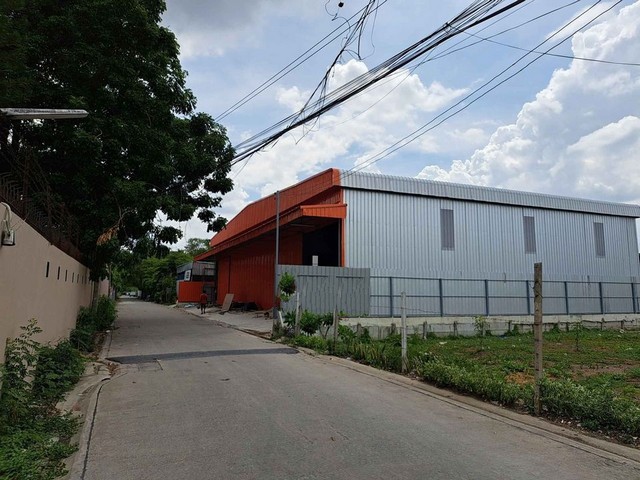 ให้เช่าโกดัง ซอยโพธ์แก้ว3 ลาดพร้าว 101 รถคอนเทนเนอร์20 ฟุตเข้าได้ ใกล้ทางด่วนเรียบด่วนรามอินทรา