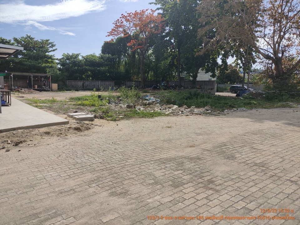 ให้เช่าพื้นที่ ปากซอยรามคำแหง185 พื้นที่สวย ทำเลดี ติดริมถนนใหญ่  (รับนายหน้า)