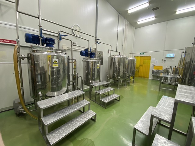 ให้เช่าโกดัง มีห้อง clean room หลายห้อง มีช่องโหลดสินค้า ย่าน เลียบด่วนรามอินทรา เกษตร-นวมินทร์ นวลจัน