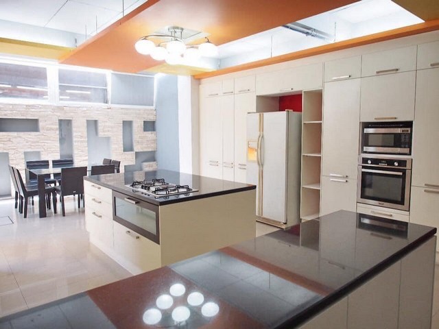 ให้เช่าทาวน์โฮมโครงการเมอริทเพลส ลาดพร้าว 87 ใกล้CDC เนื้อที่  45 ตร.ว.  3ชั้น  ใกล้ห้างเดอะมอลลบางกะปิ เลียบด่วนเอกมัย-รามอินทรา 