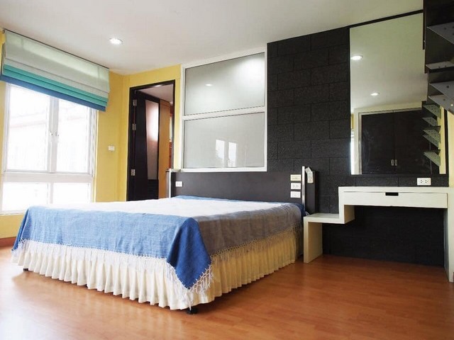 ให้เช่าทาวน์โฮมโครงการเมอริทเพลส ลาดพร้าว 87 ใกล้CDC เนื้อที่  45 ตร.ว.  3ชั้น  ใกล้ห้างเดอะมอลลบางกะปิ เลียบด่วนเอกมัย-รามอินทรา 
