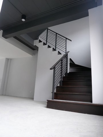  ให้เช่าThe Pride สุขุมวิท 77 (ซ. อ่อนนุช 30) Home Office สไตล์ Modern ที่จอดรถของตัวอาคาร 4 คัน