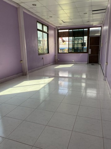 ให้เช่าอาคารพาณิชย์ 3 ชั้นห้องหัวมุม ซอยเซ็นหลุยส์ 3 ริมถนนใหญ่ ทำเลทอง ตัวตึกโดดเด่น โปร่ง ร่มรื่น ใกล้ BTS เซ็นหลุยส์ 800 เมตร