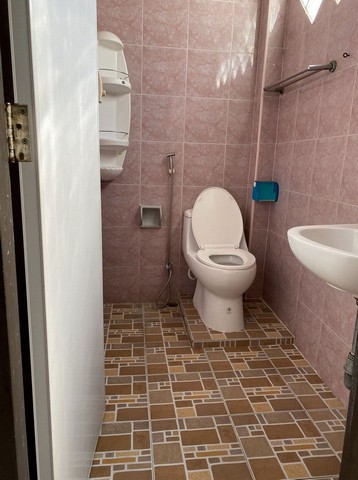 ให้เช่าอาคารพาณิชย์ 3 ชั้นห้องหัวมุม ซอยเซ็นหลุยส์ 3 ริมถนนใหญ่ ทำเลทอง ตัวตึกโดดเด่น โปร่ง ร่มรื่น ใกล้ BTS เซ็นหลุยส์ 800 เมตร