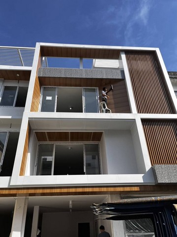 ให้เช่าโฮมออฟฟิศ 4 ชั้นสร้างใหม่ พื้นที่ 900 ตรม.ซอยอ่อนนุช 70-1 ใกล้รถไฟฟ้าสถานีศรีนุช 