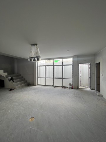 ให้เช่าโฮมออฟฟิศ 4 ชั้นสร้างใหม่ พื้นที่ 900 ตรม.ซอยอ่อนนุช 70-1 ใกล้รถไฟฟ้าสถานีศรีนุช 