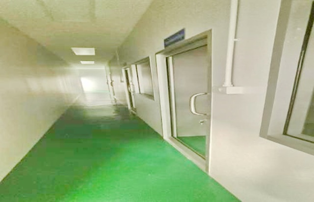 สหพัฒน์ 4 กม. ให้เช่า เซ้ง มี GMP อาหาร โรงงาน ออฟฟิศห้องประชุม เฟอร์บางส่วน 300ตรว. 10นอน3น้ำ 7จอดรถ 4 แอร์ ท่าเรือแหลมฉบัง 8 กม.