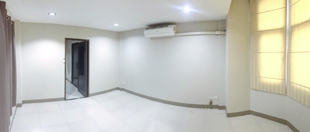 รีโนเวทใหม่ MRTรามอินทรา40 100ม. รามอินทรา61-67 ให้เช่า&ขาย อาคารพาณิชย์ หัวมุม 4 ชั้น  4แอร์ 17ตรว. 282 ตรม.