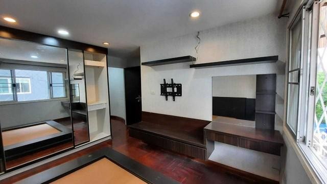 POR3200 ขาย ทาวน์โฮม 4 ชั้น หมู่บ้าน วราธรวิลล์ พัฒนาการ 44  ราคา 7,500,000 บาท