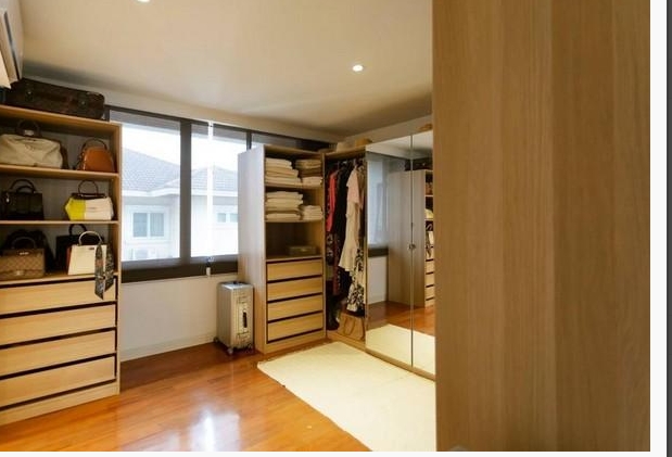 ให้เช่าทาวน์โฮม 4 ชั้น  โฮมเพลส ซอยปรีดีพนมยงค์ 20 สุขุมวิท BTS พระโขนง