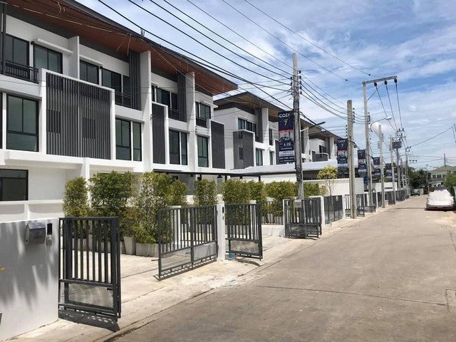 ให้เช่าทาวโฮมรามอินทราซอย8 โครงการ Cozy สตรีวิทยา2 ซอย 29 ใหม่เอี่ยม สามารถเข้าออกได้หลายทาง รัชดา เกษตนวมินทร์ วังหิน เลียบด่วน 