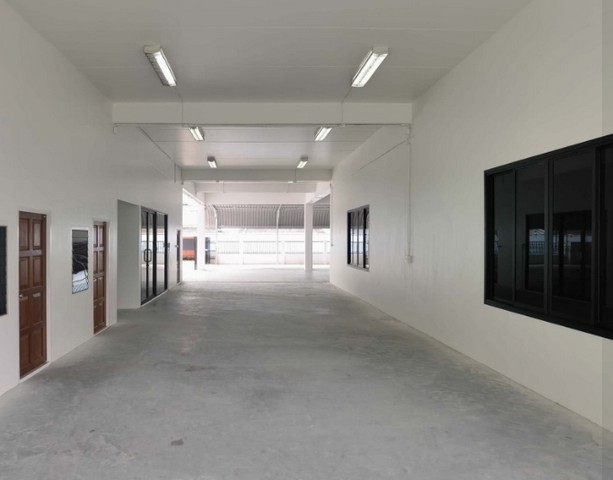  ให้เช่าอาคาร3 ชั้นพร้อมพื้นที่ โกดัง เก็บสินค้า ขนาด 2,042 ตรม ย่านลาซาล แบริ่ง บางนา