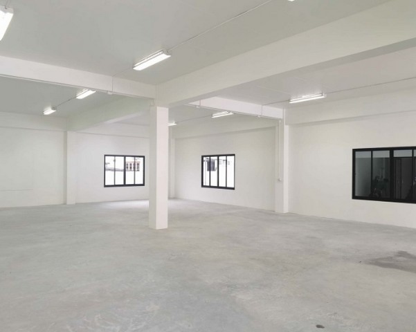  ให้เช่าอาคาร3 ชั้นพร้อมพื้นที่ โกดัง เก็บสินค้า ขนาด 2,042 ตรม ย่านลาซาล แบริ่ง บางนา