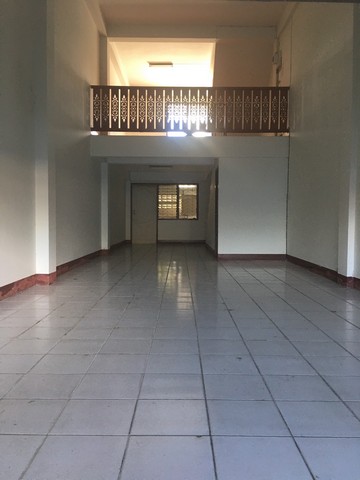 ขายอาคารพาณิชย์ ติดถนน 4 เลน  อำเภอสันป่าตอง จังหวัดเชียงใหม่