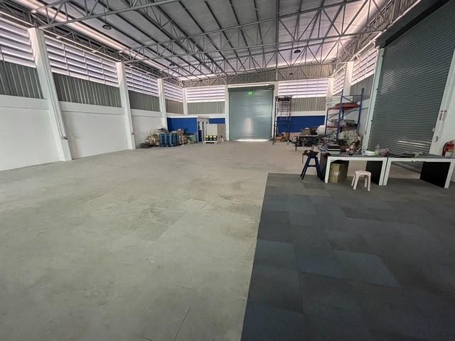 POR3215ขาย อาคาร ออฟฟิศ พร้อมโกดัง บนเนื้อที่ 400 ตรว. สร้างใหม่ยังไม่เคยใช้งาน ลาดหลุมแก้ว ปทุมธานี