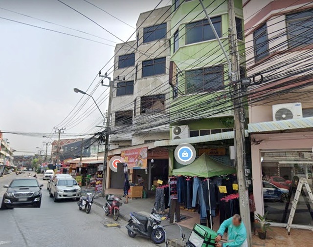  วัดพระยาสุเรนทร์ คู้บอน 25-29 สินแพทย์ รามอินทรา ให้เช่าอาคารพาณิชย์ริม  4 ชั้น ปรับปรุงแล้ว  หน้าหมู่บ้าน 5000 หลัง 48 ตรว. 3นอน