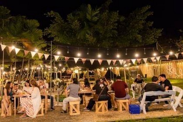 เซ้งร้านอาหารกึ่งร้านเหล้า ร้านชิวแนวแคมป์ปิ้ง ถนน บางไผ่ หนองเผางาย  ตำบล บางคูรัด อ บางบัวทอง จ.นนทบุ