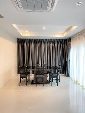 ขายบ้านเดี่ยว 2 ชั้น โครงการ ศุภาลัย วิลล์ บางนา-วงแหวน บ้านหลังใหญ่อยู่ด้านหน้าโครงการ