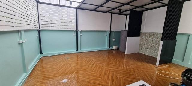 ให้เช่าโฮมออฟฟิศ 3 ชั้น ซอยเฉลิมพระเกียรติ ร. 9 ซอย 30 เหมาะทำโฮมออฟฟิศ ใกล้รถไฟสายสีเหลือง สถานีศรีอุดม