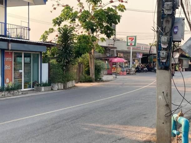 ที่ดินติดถนน ขาย 4.9 ล้าน เนื้อที่ 94 ตรว. #หนองจ๊อม #สันทราย ที่สวย #เหมาะสำหรับสร้างบ้าน ฝั่งโรงจอดรถ ติดถนน ตรงข้ามเซเว่น