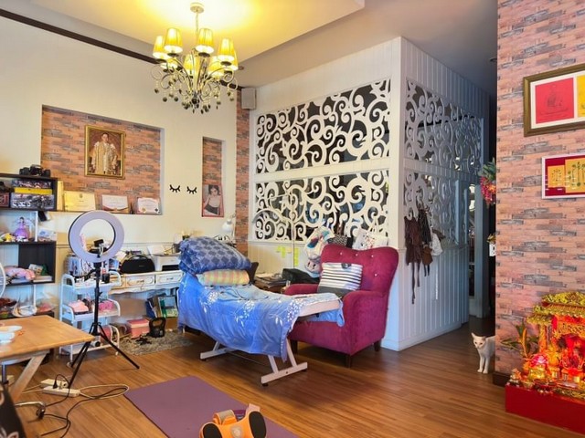 ขายอาคารพานิชย์ มิตรสัมพันธ์  ใกล้อ่างศิลา พื้นที่ 2 ตึก 50 ตร.ว. 