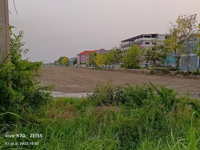 ที่ดิน ที่ดิน เมืองปทุมธานี 5600000 THAI BAHT  0 SQ.WA 10 ngan 38 ไร่ ใกล้ ใกล้ตัวเมืองปทุมธานี NEW ที่ดินถมแล้ว 35% ติดถนน 2 ด้าน หน้ากว้าง 90 เมตร