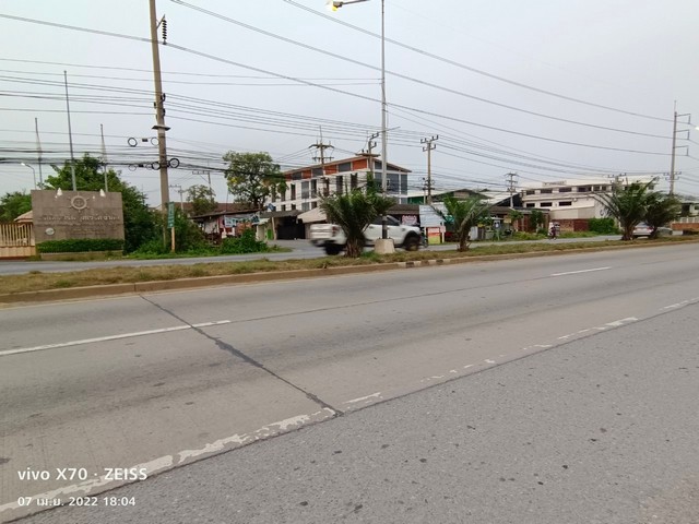 ที่ดิน ที่ดิน เมืองปทุมธานี 5600000 THAI BAHT  0 SQ.WA 10 ngan 38 ไร่ ใกล้ ใกล้ตัวเมืองปทุมธานี NEW ที่ดินถมแล้ว 35% ติดถนน 2 ด้าน หน้ากว้าง 90 เมตร