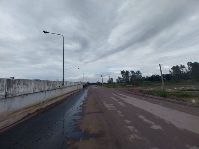 ขายที่นา พื้นที่ 31 ไร่1 งาน 69 ตารางวา ติดแยกเลี่ยงเมืองชุมแสง   นครสวรรค์  ZK172