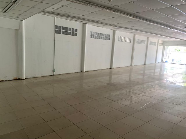  ให้เช่าโกดังเก็บของ 270 ตารางเมตร (เคยเป็นร้านสะดวกซื้อ) ติดถนนบางแวก  เขตภาษีเจริญ 