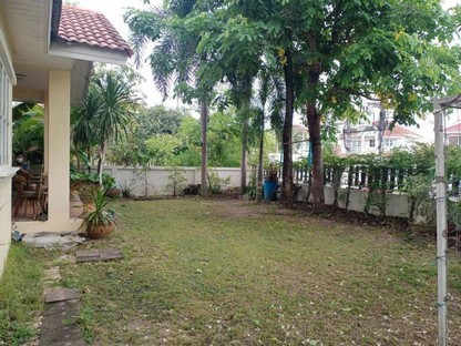 บ้านสวยพิกัดศรีราชาหนองยายบู่ ขายบ้านเดี่ยว ราคามิตรภาพ พื้นที่เยอะ ทำเลดี  เพียง 500 ม.จากสี่แยกไฟแดงหนองยายบู่-มอเตอร์เวย์