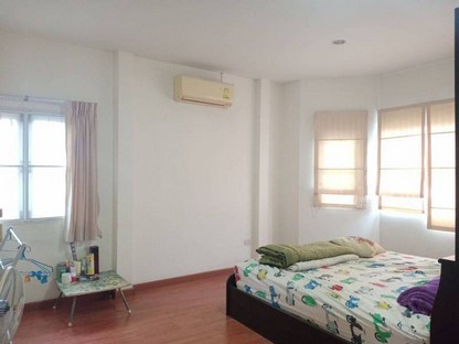 บ้านสวยพิกัดศรีราชาหนองยายบู่ ขายบ้านเดี่ยว ราคามิตรภาพ พื้นที่เยอะ ทำเลดี  เพียง 500 ม.จากสี่แยกไฟแดงหนองยายบู่-มอเตอร์เวย์