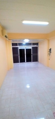 ขายด่วนมาก นิรันดร์คอนโด ลาดพร้าว101 แยก36 ชั้น 1 ตึก D  ติดถนน เจ้าของขายเอง  ไม่มีนายหน้า