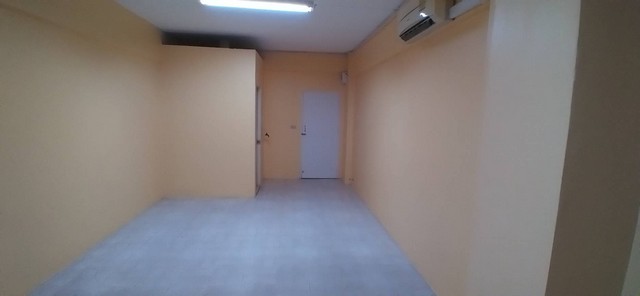 ขายด่วนมาก นิรันดร์คอนโด ลาดพร้าว101 แยก36 ชั้น 1 ตึก D  ติดถนน เจ้าของขายเอง  ไม่มีนายหน้า