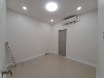 ขายบ้านทาวน์เฮ้าส์ชั้นเดียว รีโนเวทใหม่ วัสดุคุณภาพ พิกัดใกล้เครือสหพัฒน์และตลาดวรกิจบึง บรรยากาศส่วนตัวง