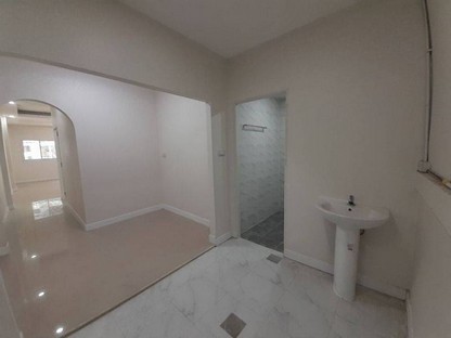 ขายบ้านทาวน์เฮ้าส์ชั้นเดียว รีโนเวทใหม่ วัสดุคุณภาพ พิกัดใกล้เครือสหพัฒน์และตลาดวรกิจบึง บรรยากาศส่วนตัวง