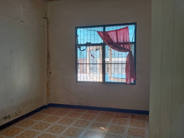 ขายอาคารพาณิชย์  ย่านสาธุประดิษฐ์ สาทร สีลม ใกล้จุดขึ้นลงทางด่วน ใกล้เซ็นทรัลพระราม3   ทำเลดีติดถนน 2 ด้าน 3 ชั้น เข้าออกได้หลายทาง