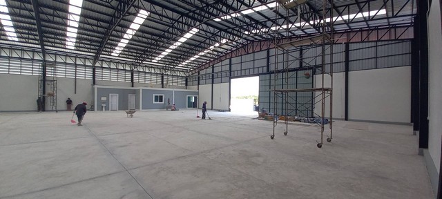  ให้เช่าโกดัง พื้นที่รวม 1ไร่2งาน โกดัง1,000 ตร.ม ออฟฟิศ 2 ชั้น  2ห้องน้ำ ลำลูกกาคลอง 5 เทรลเลอร์เข้าได้