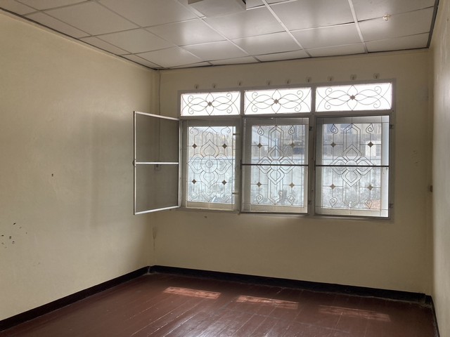 ขายอาคารพาณิชย์3 ชั้นใกล้เซ็นทรัลพระราม3 ย่าน สาทร สีลม ใกล้จุดขึ้นลงทางด่วน เข้าออกได้หลายทางซอยสาธุประดิษฐ์