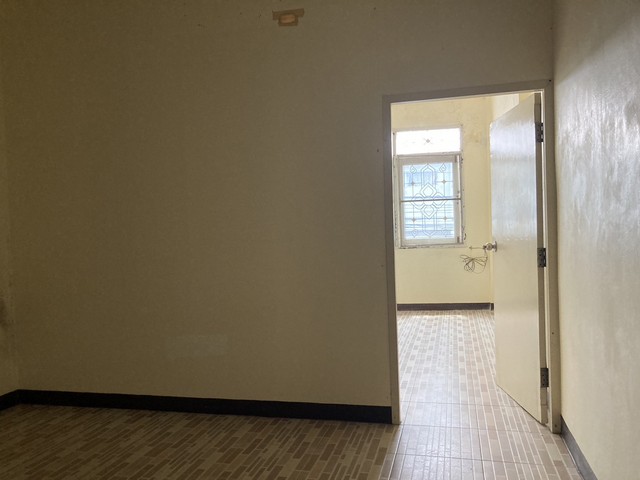 ขายอาคารพาณิชย์3 ชั้นใกล้เซ็นทรัลพระราม3 ย่าน สาทร สีลม ใกล้จุดขึ้นลงทางด่วน เข้าออกได้หลายทางซอยสาธุประดิษฐ์