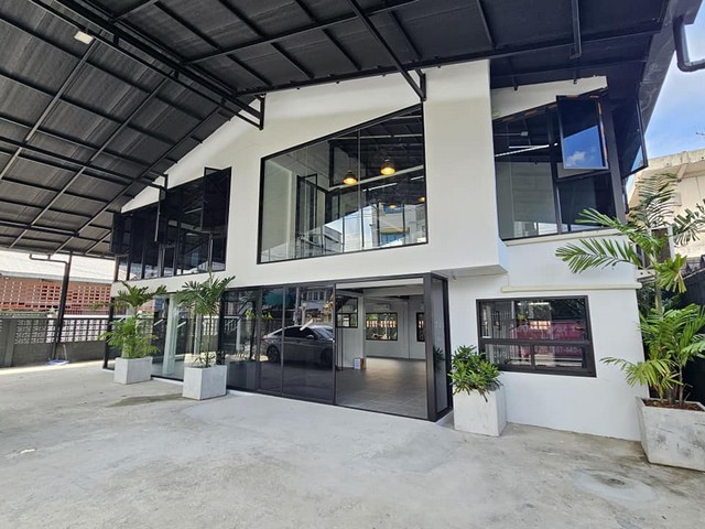 ให้เช่าโฮมออฟฟิศ 2 ชั้นสร้างใหม่ 360 ตร.ม. ย่านสุทธิสาร ลาดพร้าว64 จอดรถ 12 คัน ใกล้ MRT ลาดพร้าว83 และ MRT สุทธิสาร