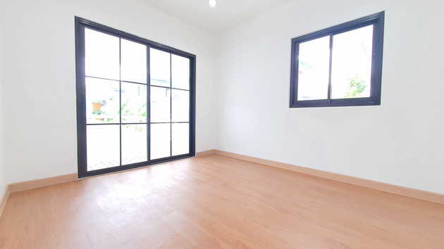  ขายทาวน์เฮ้าส์ 2 ชั้นหมู่บ้านพฤกษา14A หลังมุมในพื้นที่ส่วนตัว