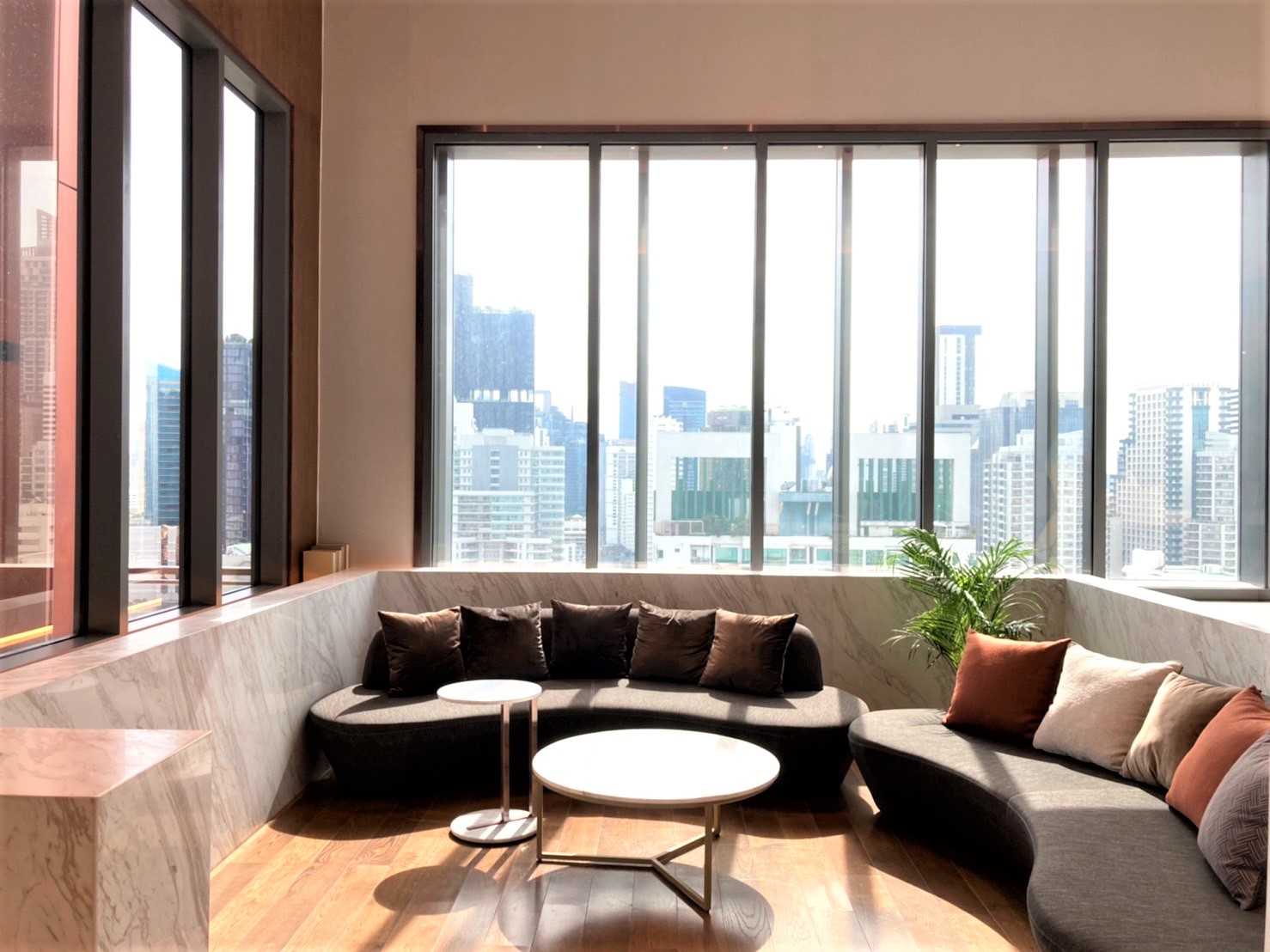 ขายคอนโดสุขุมวิท ใกล้ บีทีเอส พร้อมพงศ์ ห้องใหม่ ชั้นสูง แต่งครบ เดอะ เซอร์เคิล สุขุมวิท 31