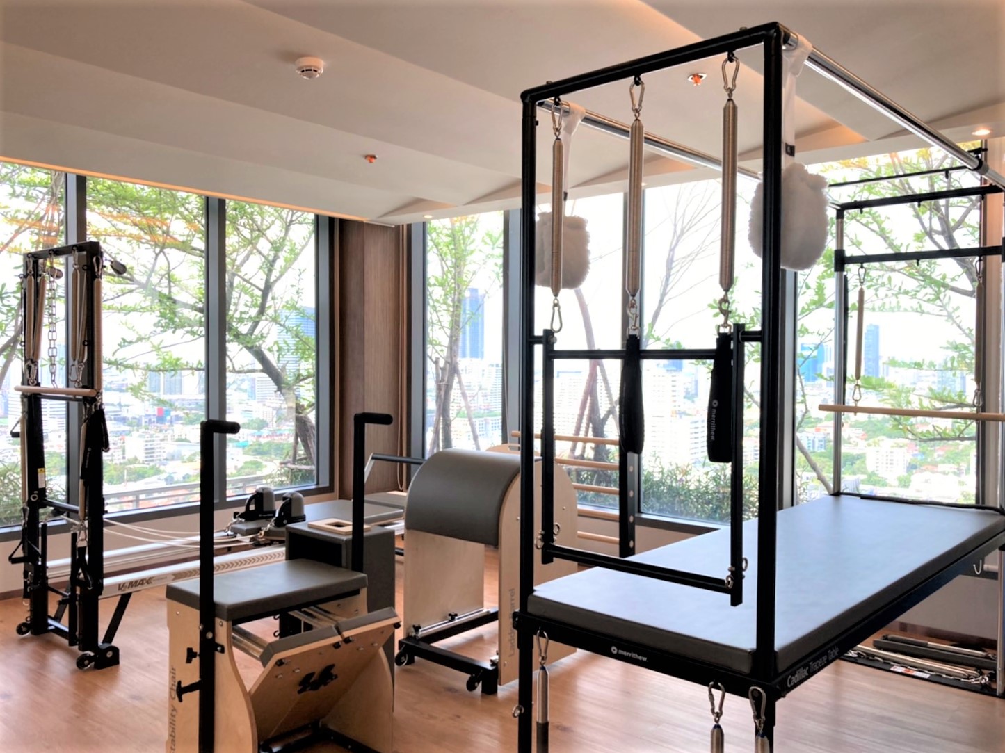 ขายคอนโดสุขุมวิท ใกล้ บีทีเอส พร้อมพงศ์ ห้องใหม่ ชั้นสูง แต่งครบ เดอะ เซอร์เคิล สุขุมวิท 31