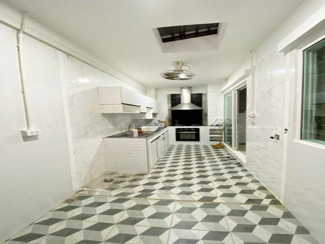 R1 ทาวน์เฮ้าส์ กัสโต้ ดอนเมือง สรงประภา ใกล้ SRT สายสีแดง สถานีดอนเมือง