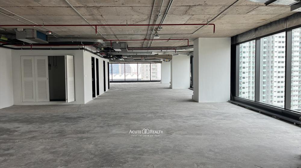 พื้นที่ให้เช่าสำหรับออฟฟิศหรือร้านค้า อาคารสำนักงาน SKYY9 Center ติดถนนดินแดง 650บ/ตร.ม.