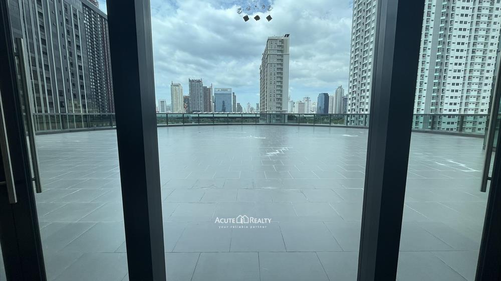 พื้นที่ให้เช่าสำหรับออฟฟิศหรือร้านค้า อาคารสำนักงาน SKYY9 Center ติดถนนดินแดง 650บ/ตร.ม.