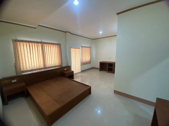 ขายด่วน ที่ดิน 256 ตน.วา + รีสอร์ท   เป็นแหล่งเศรษฐกิจ ใจกลางเมืองระนอง  ZW254